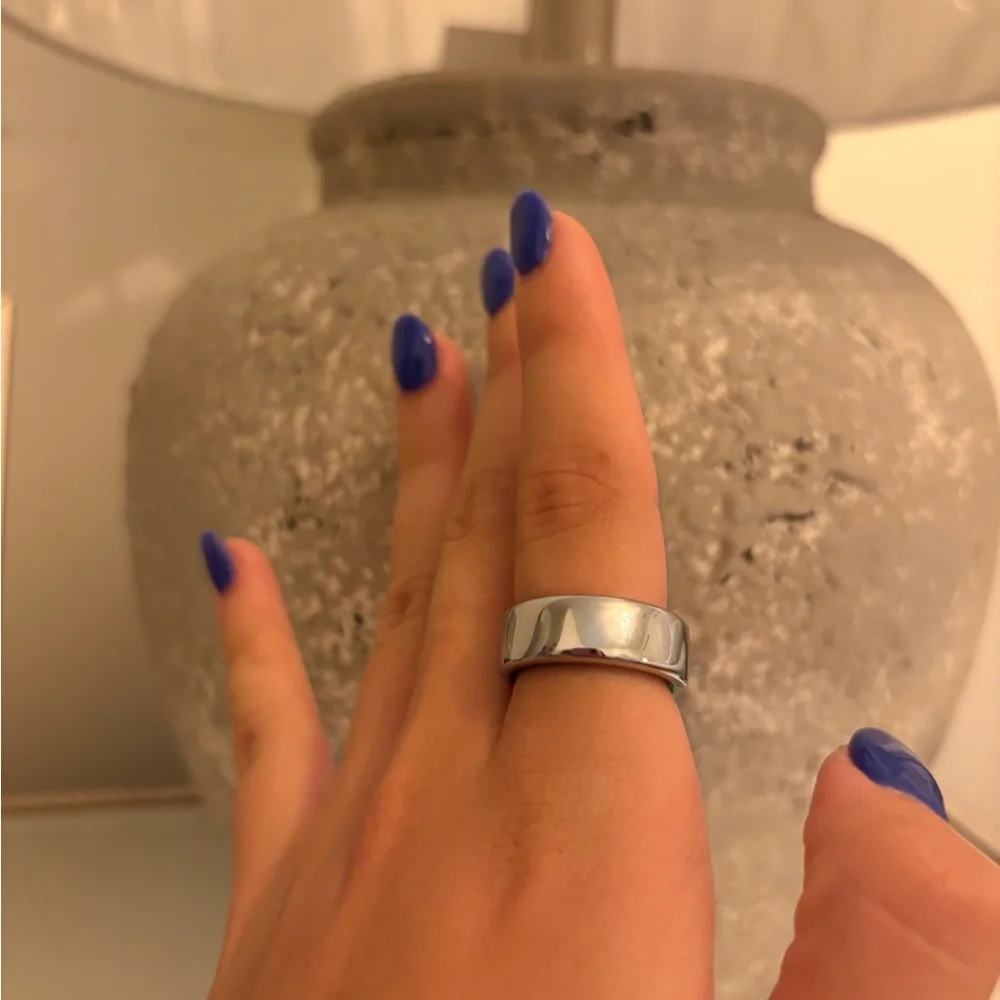 Oura Black Charging Base with Silver Ring Connector and USB Cable